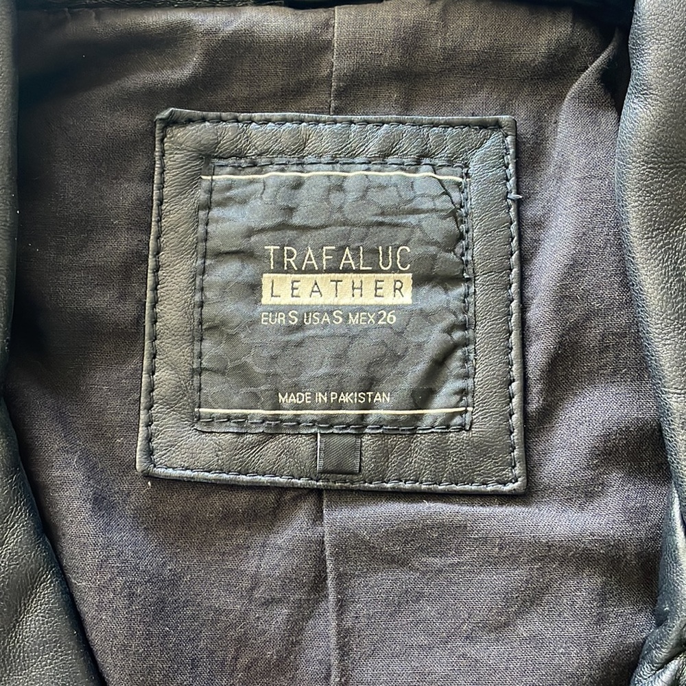 Leather jacket - Picture 3 of 5